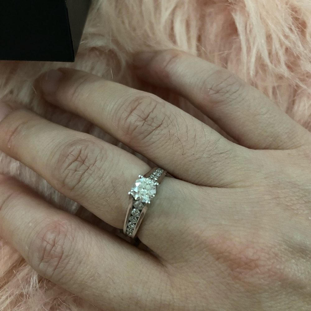 Wedding ring - Picture 5 of 11